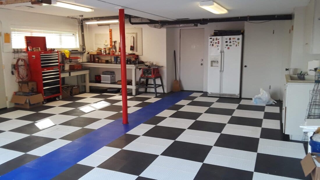 Checkerboard TrueLock HDXt Diamond Tiles with Blue Stripe