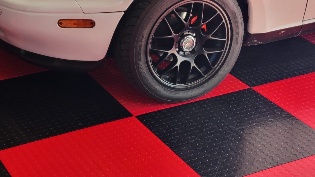 Wheel on Red and Black TrueLock HD Coin tiles