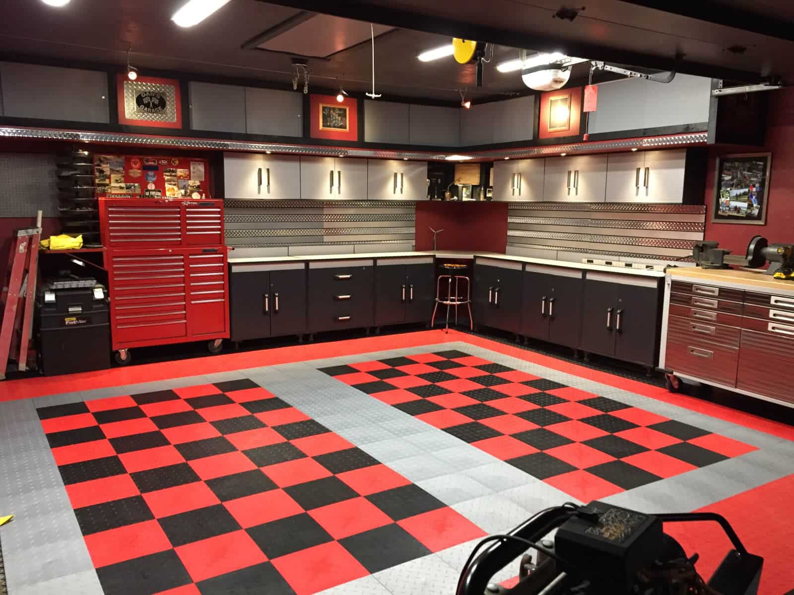 How to Choose the Right Color and Pattern for Garage Floor Tiles