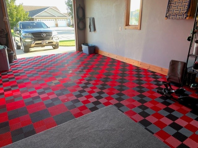 Ribbed tiles with checkerboard pattern