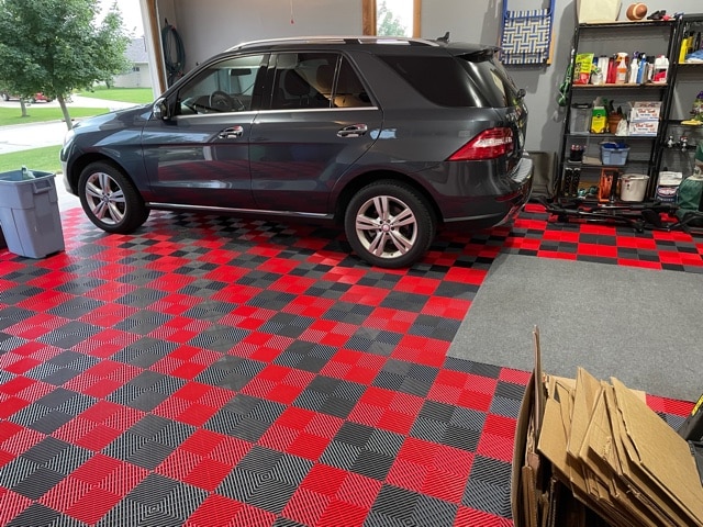 Red and Graphite TrueLock HD Ribbed Tiles