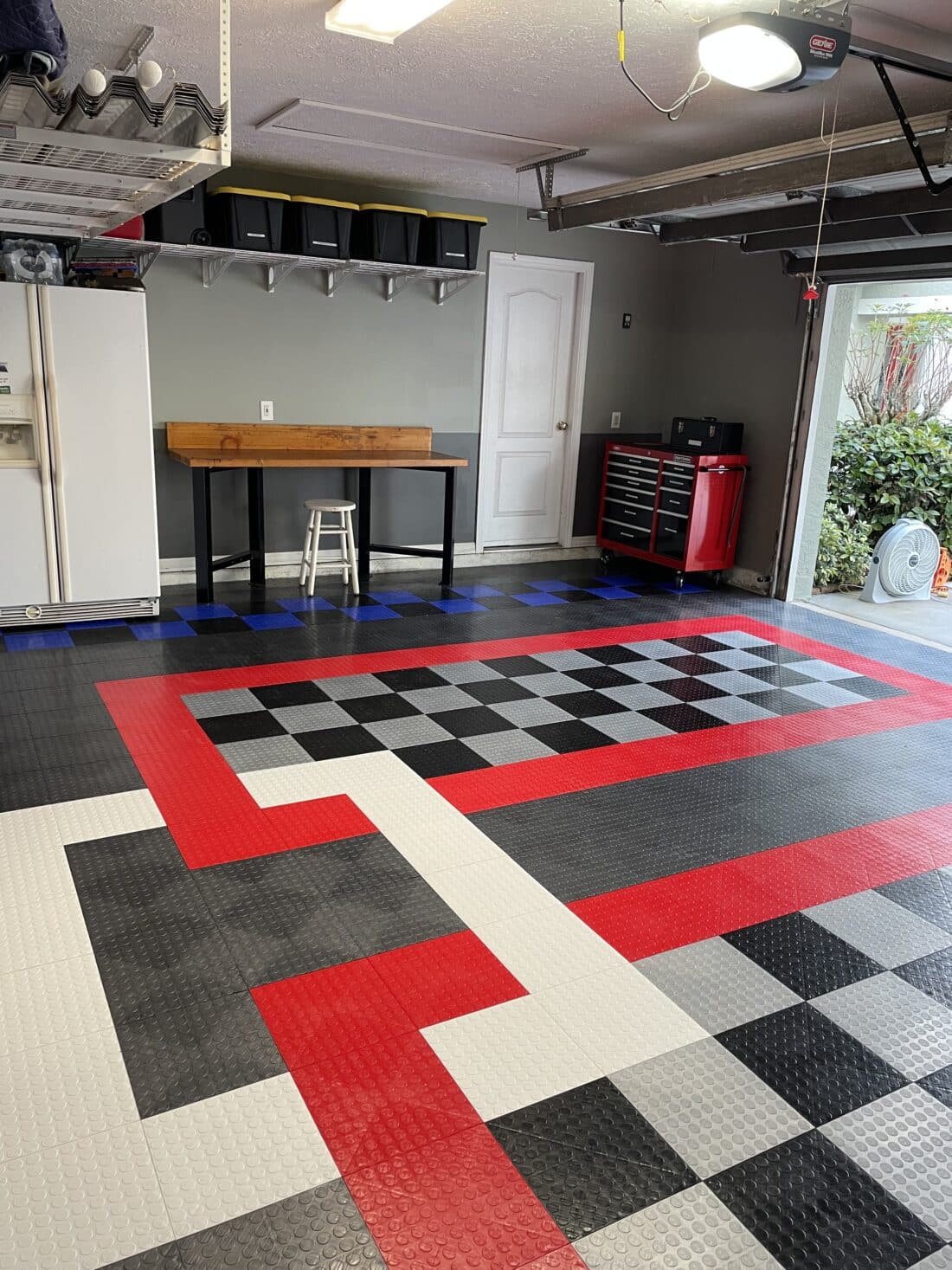 Garage with TrueLock HD Coin tiles