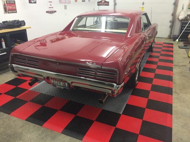 Classic Car on TrueLock HD Diamond Garate Tile