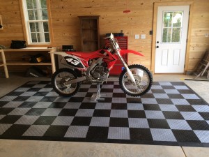 Black & Alloy TrueLock HD DIamond Garage Floor Tile Side VIew