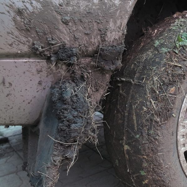 Containment Mats Perfect for Muddy TIres