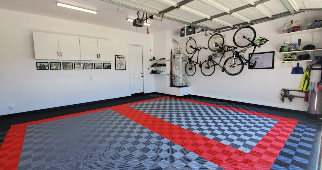 Ribbed tile garage in black, silver, and red