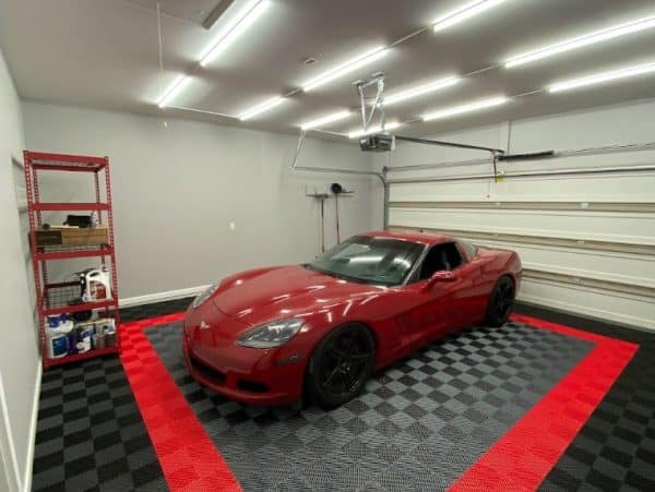 Nick's TrueLock HD Ribbed Tiles in Nick's garage