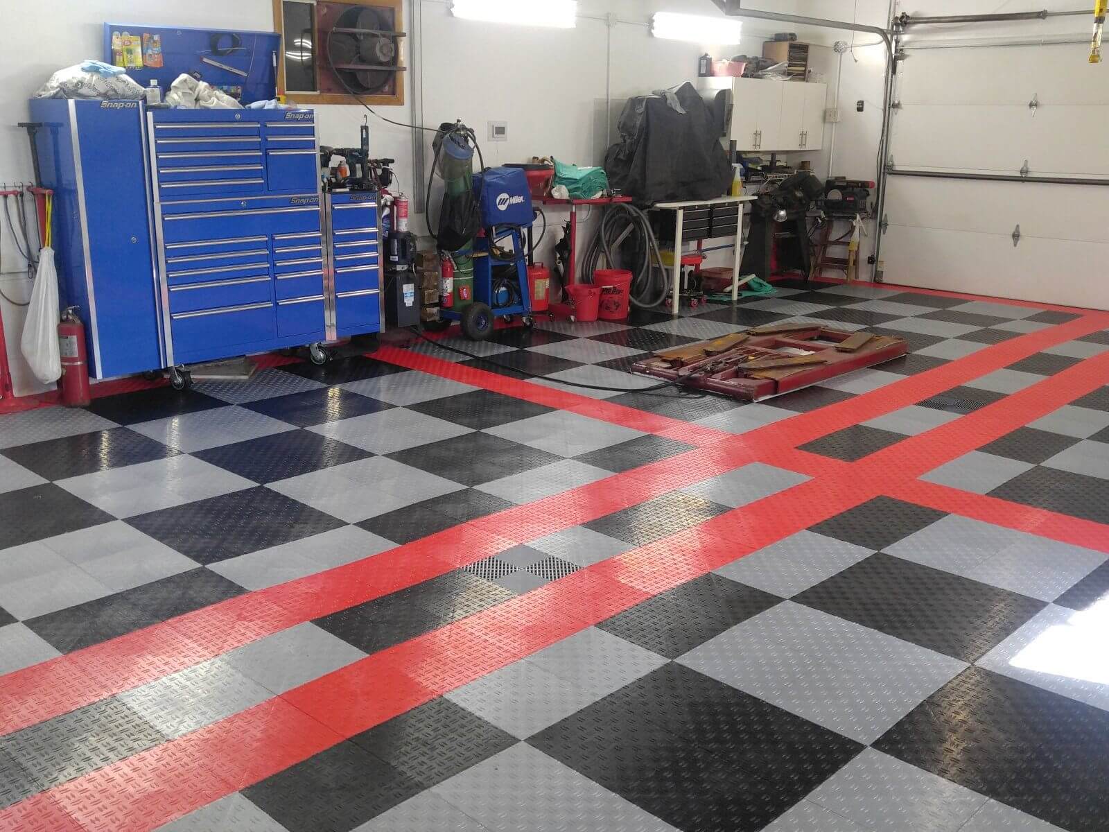 The Pros and Cons of Garage Floor Tiles