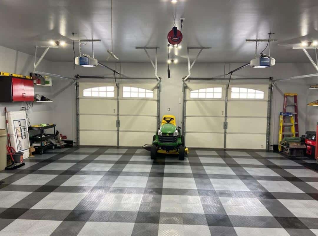 Racedeck Diamond Tiles with Lawnmower