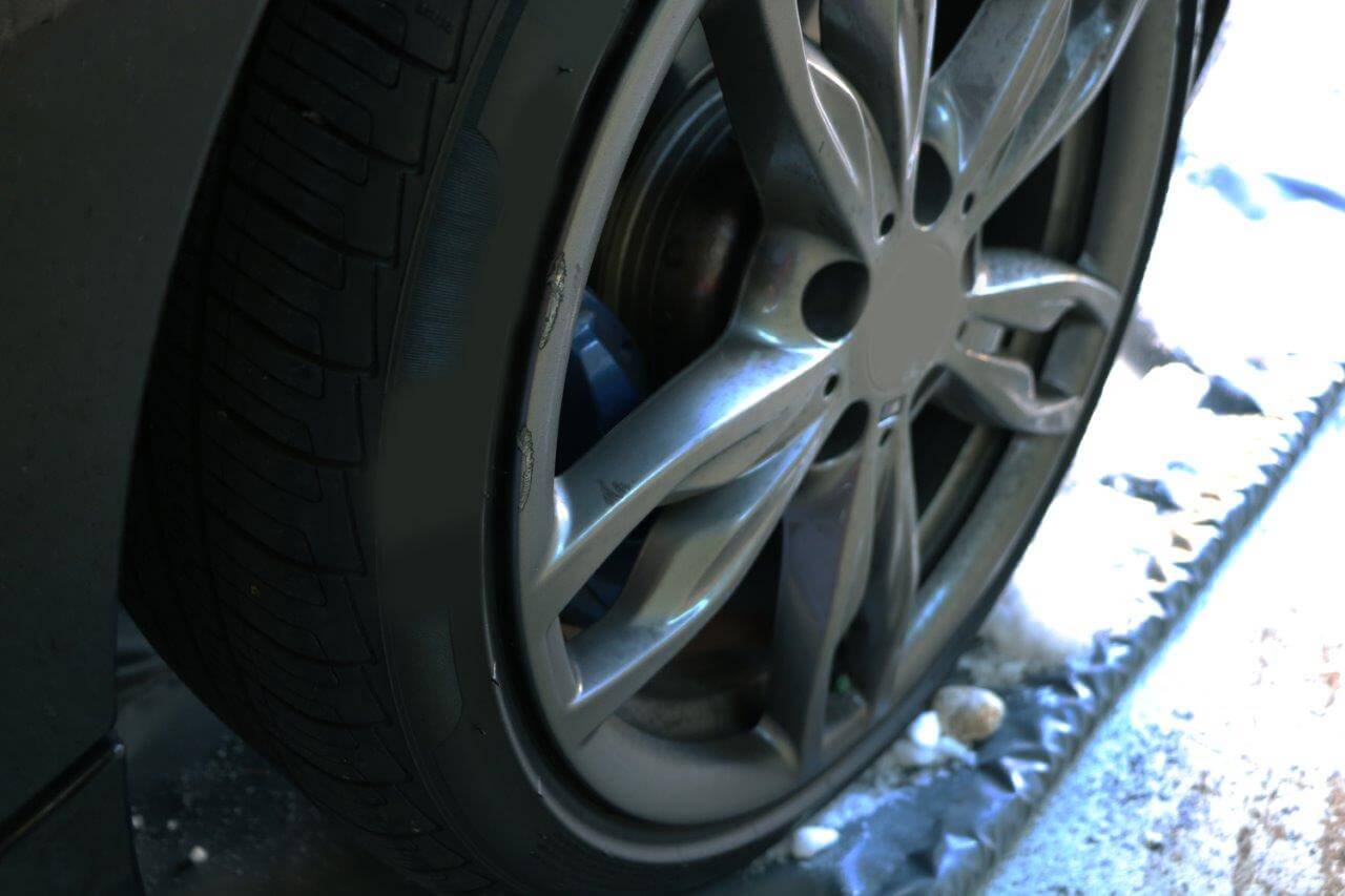 Taming the Mess: What to Look for in a Garage Containment Mat – Key Features That Make a Difference